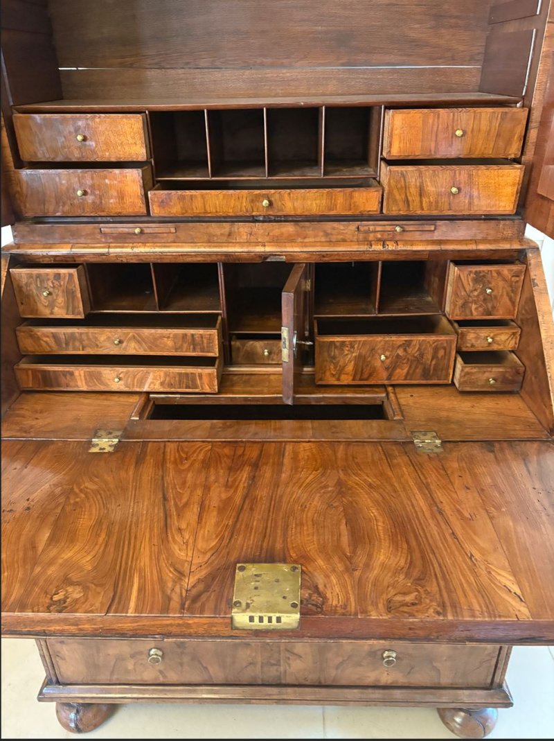 Antique Queen Anne Fantastic Quality Burr Walnut and Featherbanded Bureau Bookcase